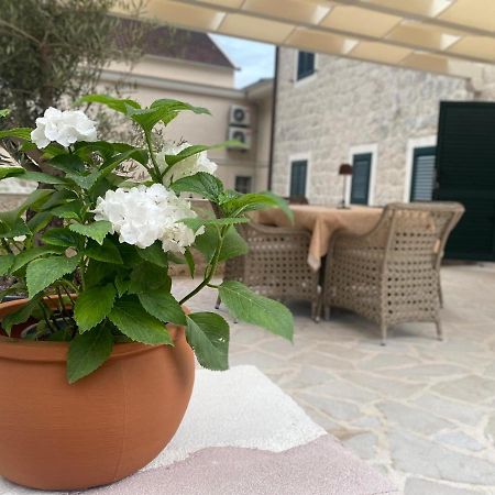 Apartment Caserma Kotor Bagian luar foto