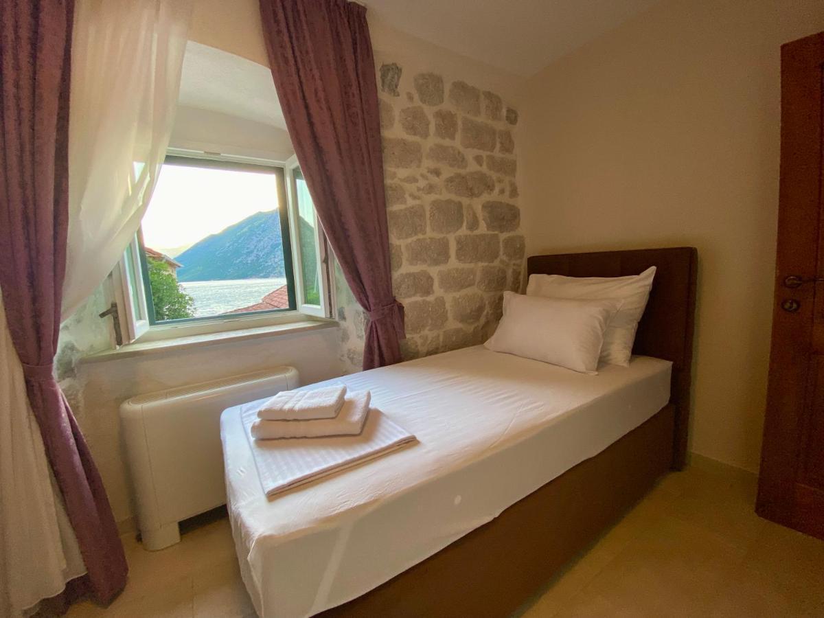 Apartment Caserma Kotor Bagian luar foto