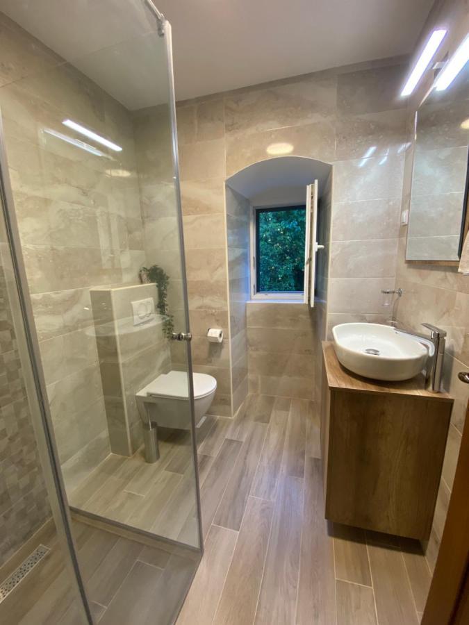 Apartment Caserma Kotor Bagian luar foto