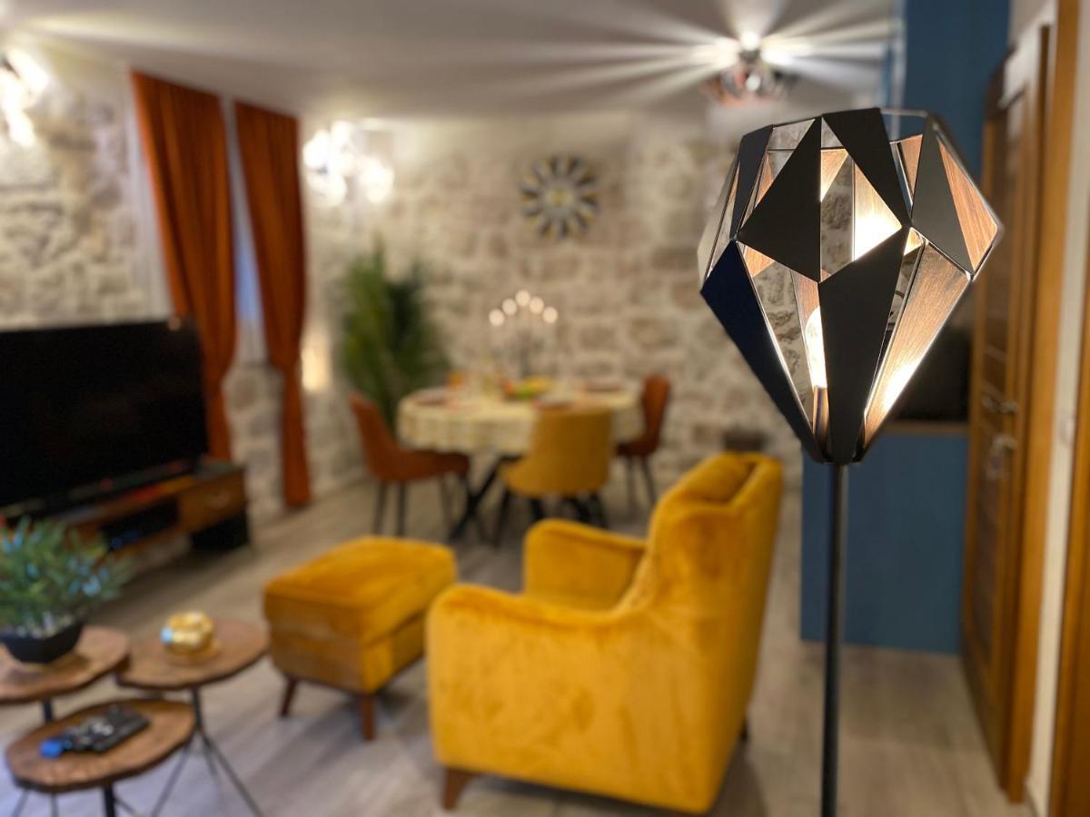 Apartment Caserma Kotor Bagian luar foto
