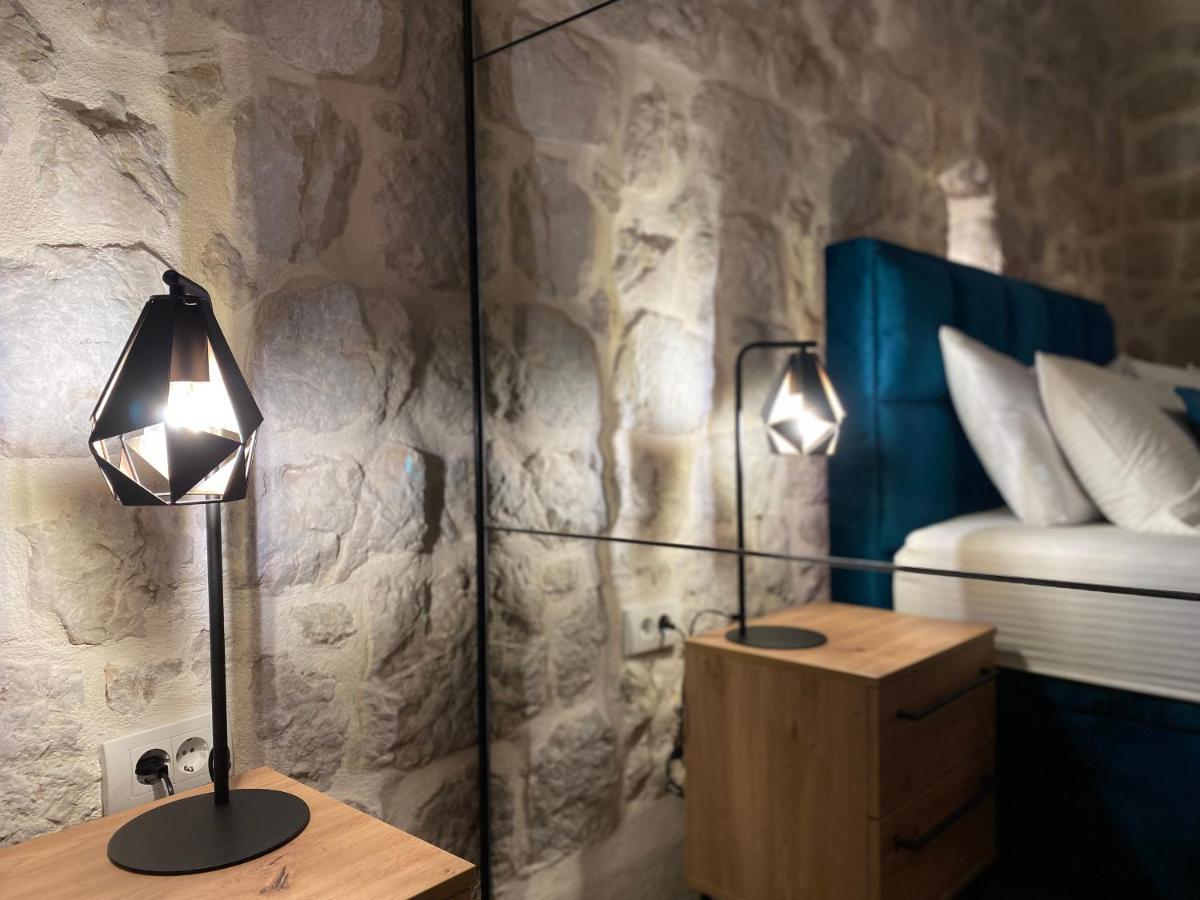 Apartment Caserma Kotor Bagian luar foto