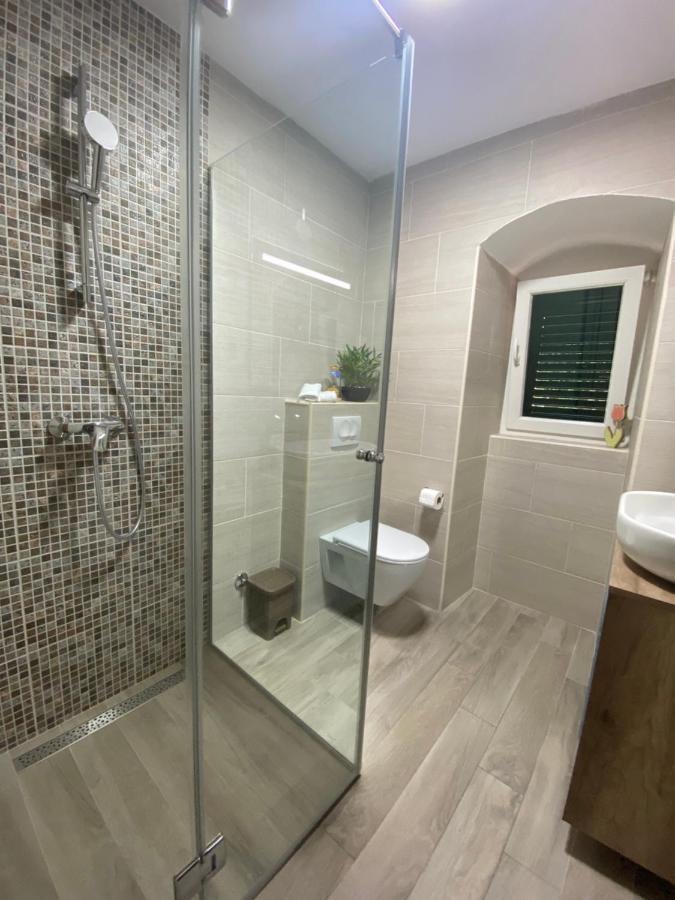Apartment Caserma Kotor Bagian luar foto